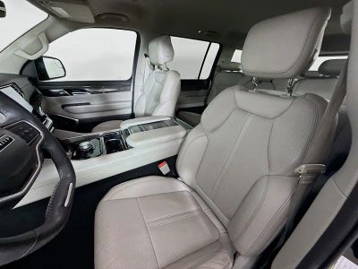 2022 Jeep Wagoneer — photo 23 view
