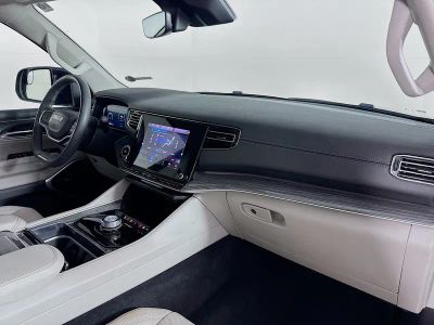 2022 Jeep Wagoneer — photo 35 view