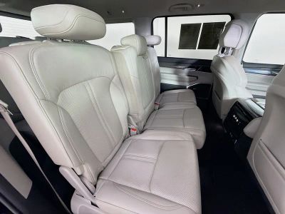 2022 Jeep Wagoneer — photo 33 view