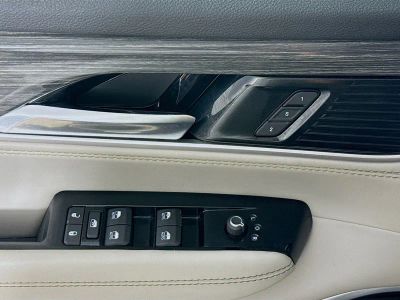 2022 Jeep Wagoneer — photo 18 view