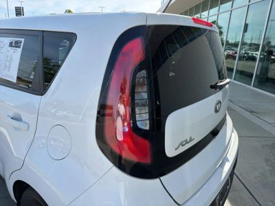 2017 Kia Soul - Photo 14