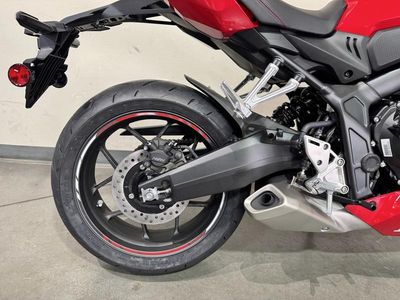 2026 Honda CBR650R E-Clutch - Photo 16