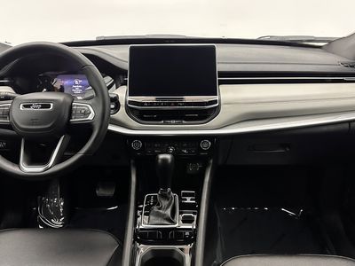 2025 Jeep Compass - Photo 25