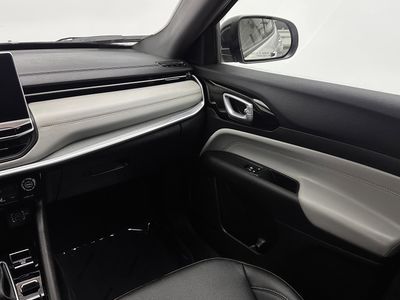 2025 Jeep Compass - Photo 26