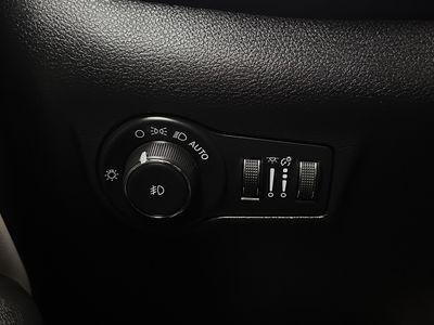 2025 Jeep Compass - Photo 18