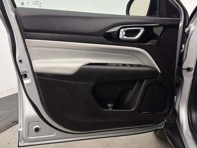 2025 Jeep Compass - Photo 9