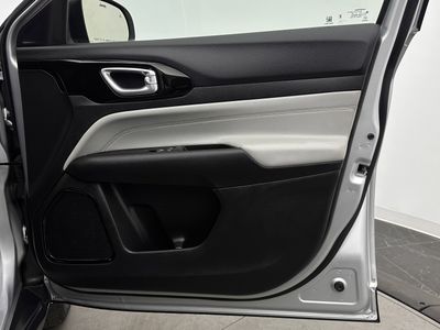 2025 Jeep Compass - Photo 30
