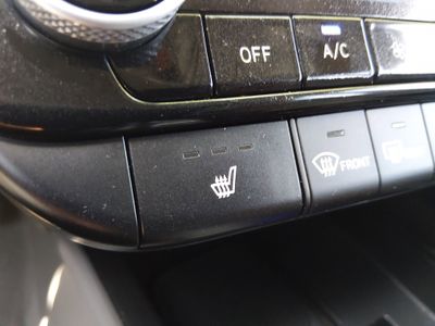 2025 Hyundai Elantra — photo 18 view