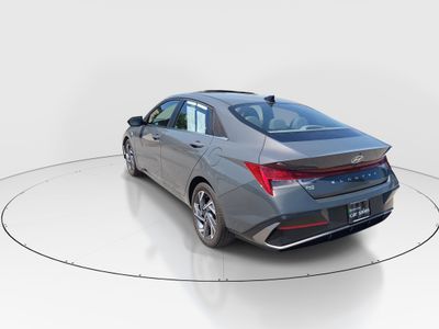 2025 Hyundai Elantra — detail view