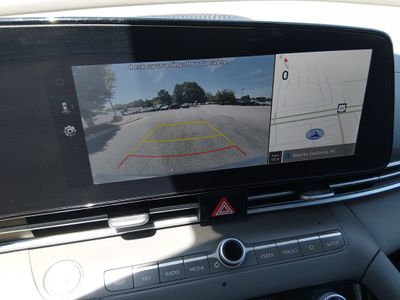 2025 Hyundai Elantra — photo 16 view