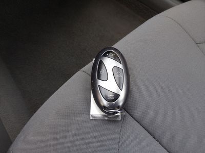 2025 Hyundai Elantra — photo 15 view