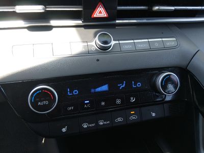 2025 Hyundai Elantra — photo 20 view