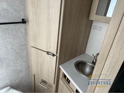 2024 Winnebago Industries Towables Micro Minnie - Photo 6