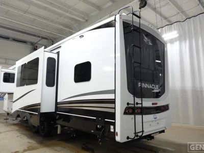 2026 Jayco Pinnacle - Photo 3