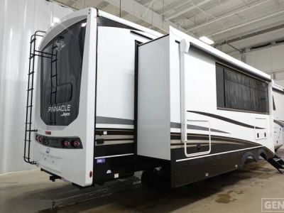2026 Jayco Pinnacle - Photo 4