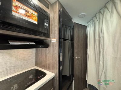 2025 Entegra Coach Odyssey SE - Photo 18