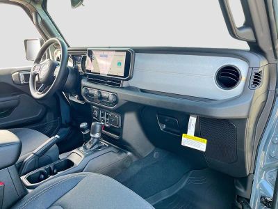 2026 Jeep Wrangler — photo 26 view