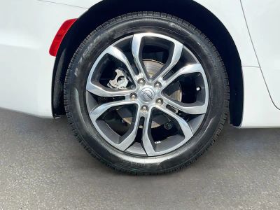 2024 Chrysler Pacifica — photo 34 view