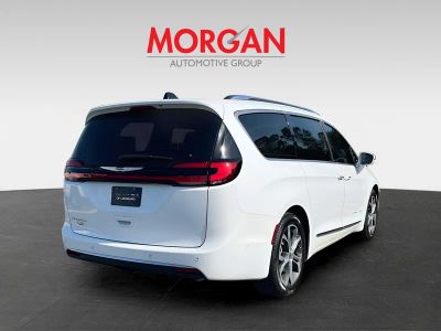 2024 Chrysler Pacifica — photo 7 view