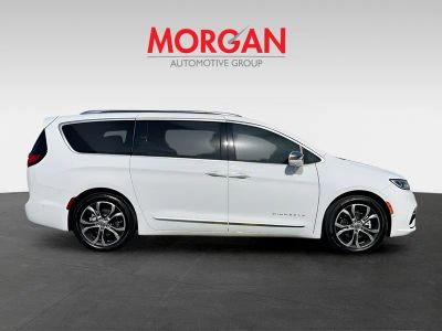 2024 Chrysler Pacifica — photo 8 view