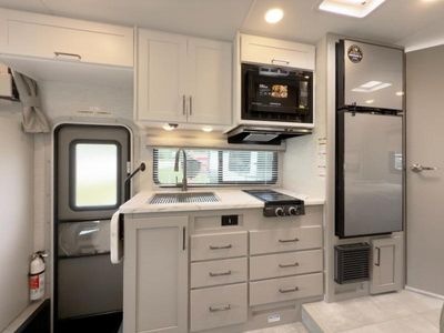 2026 Thor Motor Coach Quantum - Photo 6