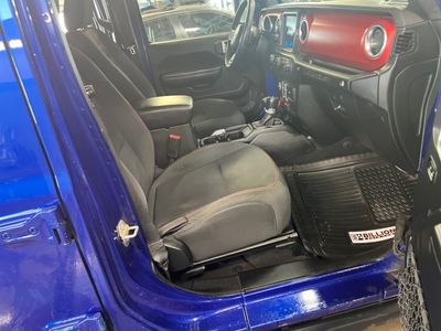 2018 Jeep Wrangler Unlimited — photo 15 view