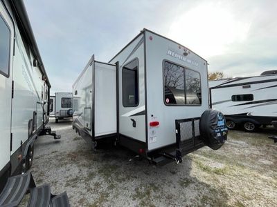 2022 Forest River Cherokee Alpha Wolf - Photo 3
