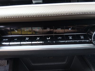 2025 Chevrolet Equinox — photo 18 view
