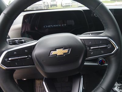 2025 Chevrolet Equinox — photo 12 view