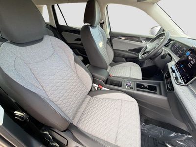 2026 Volkswagen Tiguan — photo 13 view