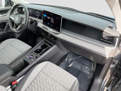 2026 Volkswagen Tiguan — photo 12 view