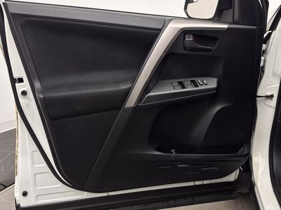 2018 Toyota RAV4 - Photo 9