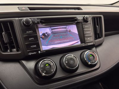 2018 Toyota RAV4 - Photo 13