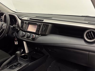 2018 Toyota RAV4 - Photo 28