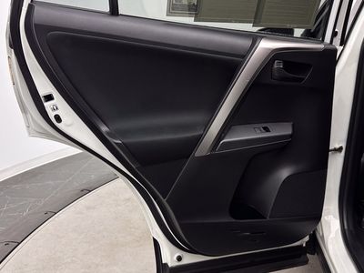2018 Toyota RAV4 - Photo 19