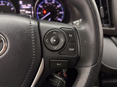 2018 Toyota RAV4 - Photo 16