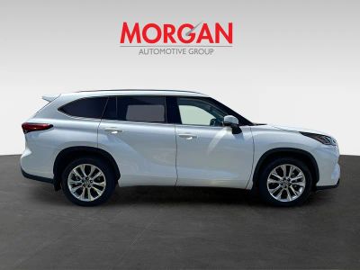2023 Toyota Highlander — photo 8 view