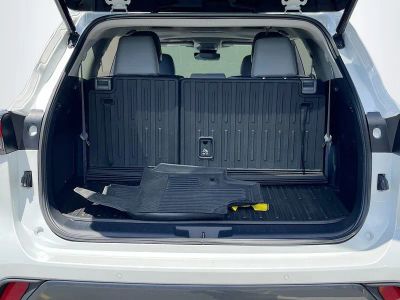 2023 Toyota Highlander — photo 26 view