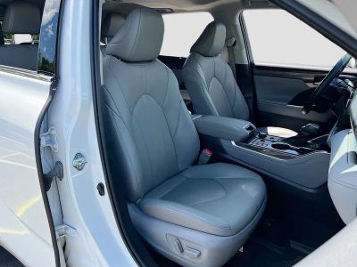 2023 Toyota Highlander — photo 29 view