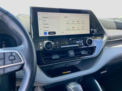 2023 Toyota Highlander — photo 14 view
