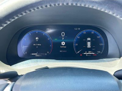 2023 Toyota Highlander — photo 12 view