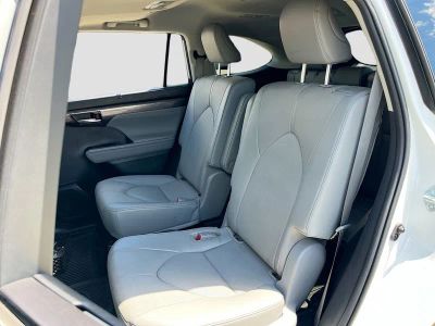 2023 Toyota Highlander — photo 24 view