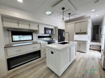 2027 Brinkley Model Z — photo 14 view