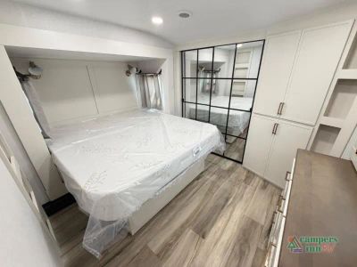 2027 Brinkley Model Z — photo 37 view