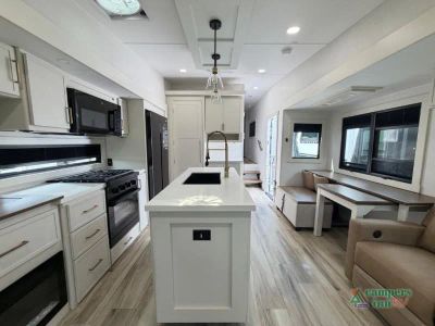 2027 Brinkley Model Z — photo 13 view