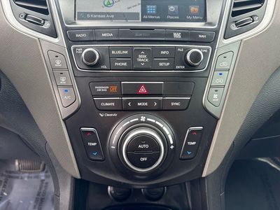 2017 Hyundai Santa Fe - Photo 24