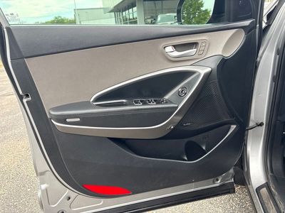 2017 Hyundai Santa Fe - Photo 14