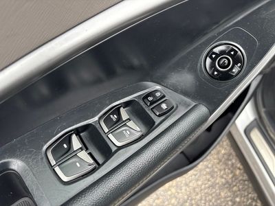 2017 Hyundai Santa Fe - Photo 15