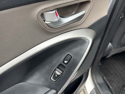 2017 Hyundai Santa Fe - Photo 30