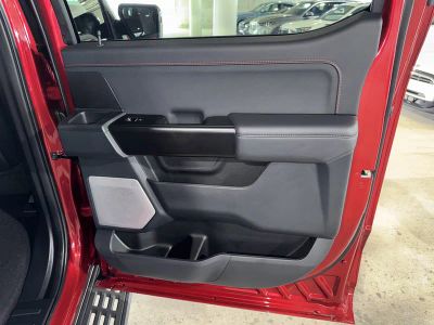 2025 Ford F-150 — photo 11 view